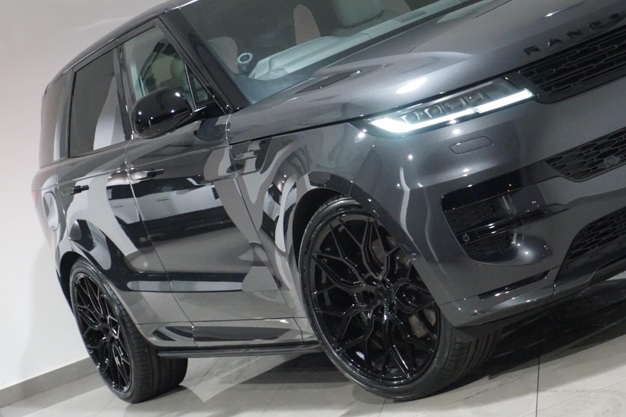 Land Rover Range Rover Sport 3.0 D300 MHEV Dynamic SE SUV 5dr Diesel Auto 4WD Euro 6 (s/s) (300 ps)